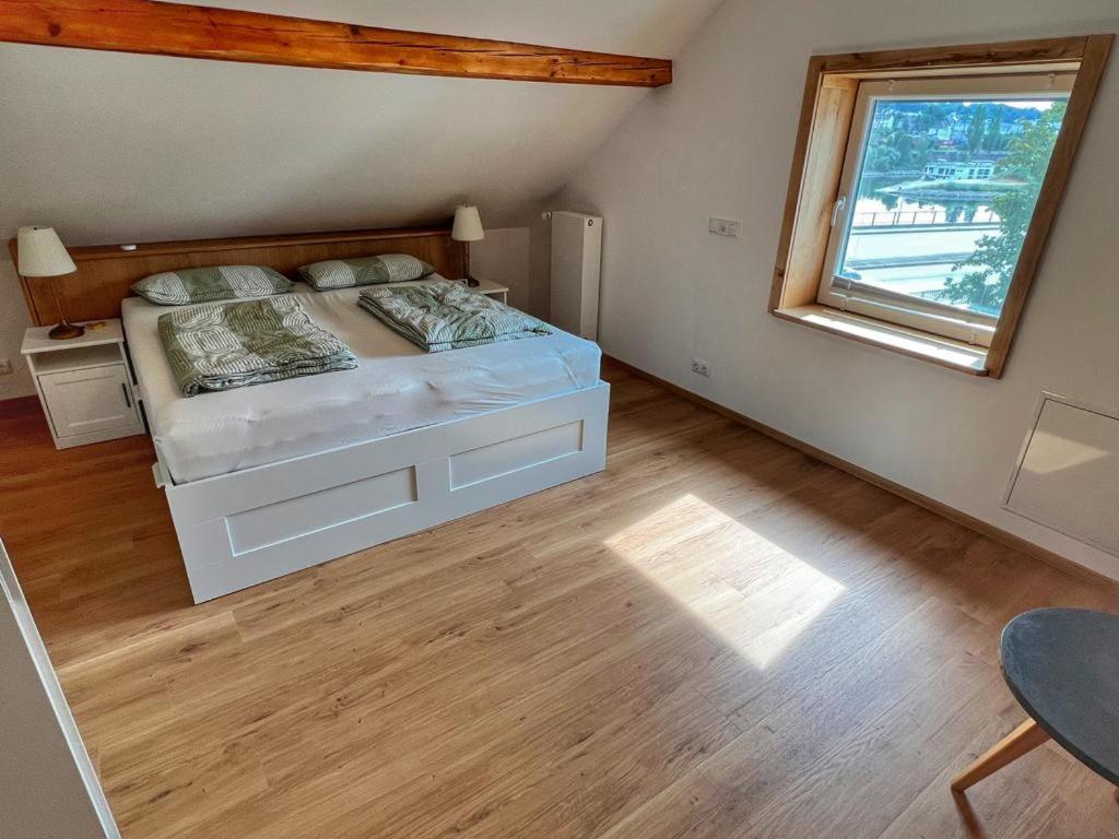Helle 2 Zimmer Dg Wohnung 파사우 외부 사진